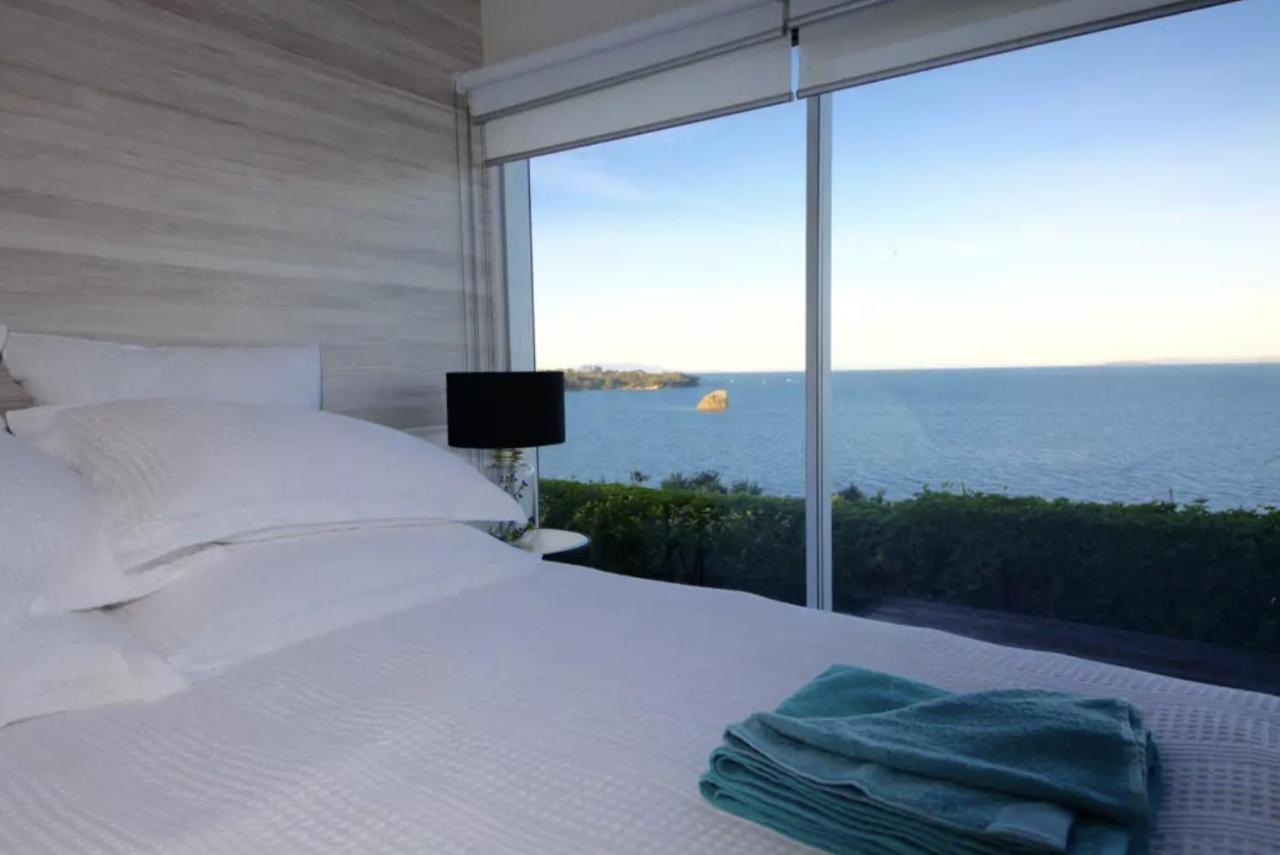 Luxury House With Clifftop Seaview Península de Península de Whangaparaoa Exterior foto